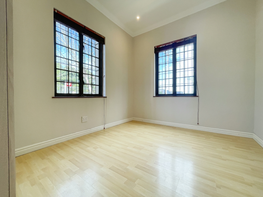 To Let 2 Bedroom Property for Rent in Wynberg Upper Western Cape